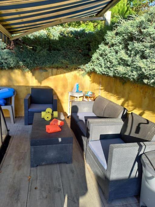 Bas De Villa, 2 Terrasses, Piscine, Spa, Sauna... Neffes エクステリア 写真